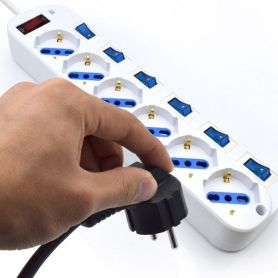 EWENT Tomada múltipla com 6 entradas, proteção contra altas tensões e interruptores individuais, cabo 5m - EW3932-5M